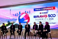 Direktur & Chief Enterprise Business Officer XLSMART, Andrijanto Muljono, memperkenalkan ESTA Prime dalam BRAVO 500 Summit 2026. Platform enterprise terbaru ini dirancang untuk membantu sektor bisnis dan publik mempercepat transformasi digital melalui integrasi AI, cloud, data platform, cybersecurity, dan Industrial IoT.