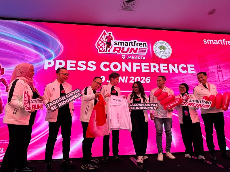SMARTFREN_1 – Jajaran manajemen XLSMART dan panitia berfoto bersama usai Press Conference SMARTFREN Run 2026 dan kampanye “Jagoan Sinyal Se-Indonesia” di XLSMART Tower, Jakarta, Selasa (9/6).

Melalui kampanye ini, SMARTFREN menegaskan komitmen menghadirkan jaringan andal dan pengalaman digital lebih baik, sekaligus memperluas engagement melalui SMARTFREN Run 2026 yang menargetkan 7.500 peserta.