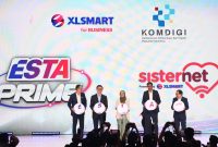 Keterangan Foto :

Menteri Komunikasi dan Digital Republik Indonesia, Meutya Hafid (tengah) bersama President Director & CEO XLSMART Rajeev Sethi (kedua kanan), Director & Chief Regulatory Officer XLSMART Merza Fachys (kanan), Direktur & Chief Enterprise Business Officer XLSMART Andrijanto Muljono (kiri) dan Chairman Sinar Mas Telecomunication & Technology, Franky Oesman Widjaja (kedua kiri) meluncurkan ESTA Prime pada acara Bravo 500 Summit 2026 di Jakarta, Kamis (11/6/2026). XLSMART for Business menggelar Bravo 500 Summit 2026 sekaligus memperkenalkan ESTA Prime sebagai upaya mempercepat transformasi digital nasional melalui pemanfaatan kecerdasan artifisial (AI), data, internet of things (IoT), dan perluasan jaringan 5G.