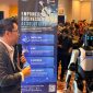 Suasana pameran teknologi dalam ajang BRAVO 500 Summit 2026 di Jakarta, menampilkan demonstrasi solusi kecerdasan buatan (AI) dan robot humanoid di booth XLSMART for BUSINESS. Acara ini menjadi momentum peluncuran ekosistem ESTA yang mengintegrasikan teknologi AI, 5G, dan otomasi untuk mendukung transformasi digital perusahaan di Indonesia.