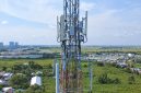 Keterangan Foto : 

XLSMART_BTS BANJARMASIN : Salah satu Menara BTS XLSMART di Banjarmasin, Kalimantan Selatan (25/6). XLSMART terus memperkuat pengembangan jaringan di Kalimantan melalui perluasan 5G Blanket Coverage yang kini didukung lebih dari 300 BTS 5G di Balikpapan dan Banjarmasin. Penguatan infrastruktur ini menjadi bagian dari komitmen perusahaan menghadirkan konektivitas yang semakin cepat, stabil, dan andal bagi masyarakat serta dunia usaha.