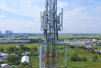 Keterangan Foto :
XLSMART_BTS BANJARMASIN : Salah satu Menara BTS XLSMART di Banjarmasin, Kalimantan Selatan (25/6). XLSMART terus memperkuat pengembangan jaringan di Kalimantan melalui perluasan 5G Blanket Coverage yang kini didukung lebih dari 300 BTS 5G di Balikpapan dan Banjarmasin. Penguatan infrastruktur ini menjadi bagian dari komitmen perusahaan menghadirkan konektivitas yang semakin cepat, stabil, dan andal bagi masyarakat serta dunia usaha.