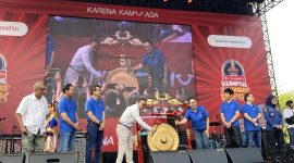 Keterangan Foto : Manajemen Daihatsu & Perwakilan Pemerintah Kota Depok Membuka Acara Daihatsu Kumpul Sahabat Depok