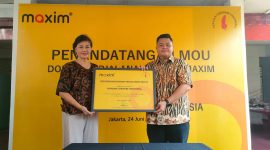 Perwakilan Maxim Indonesia dan Yayasan Cheshire Indonesia menandatangani nota kesepahaman terkait program pemberdayaan penyandang disabilitas. Kerja sama ini mencakup bantuan transportasi, program mitra pengemudi bebas komisi, serta perlindungan BPJS Ketenagakerjaan bagi penyandang disabilitas.