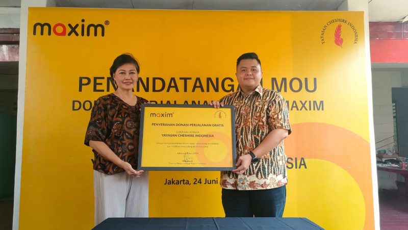 Perwakilan Maxim Indonesia dan Yayasan Cheshire Indonesia menandatangani nota kesepahaman terkait program pemberdayaan penyandang disabilitas. Kerja sama ini mencakup bantuan transportasi, program mitra pengemudi bebas komisi, serta perlindungan BPJS Ketenagakerjaan bagi penyandang disabilitas.