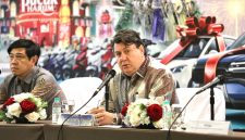 Direktur Marketing JIEXPO, Ralph Scheunemann (tengah), menyampaikan keterangan kepada media terkait pelaksanaan Jakarta Fair Kemayoran 2026 dalam konferensi pers di Jakarta, menjelang pembukaan resmi pameran pada 11 Juni 2026.