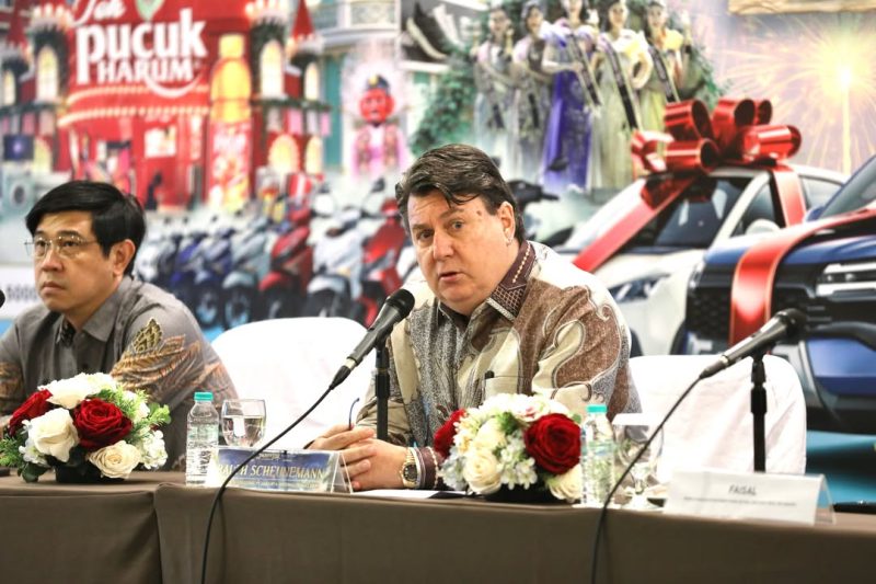 Direktur Marketing JIEXPO, Ralph Scheunemann (tengah), menyampaikan keterangan kepada media terkait pelaksanaan Jakarta Fair Kemayoran 2026 dalam konferensi pers di Jakarta, menjelang pembukaan resmi pameran pada 11 Juni 2026.
