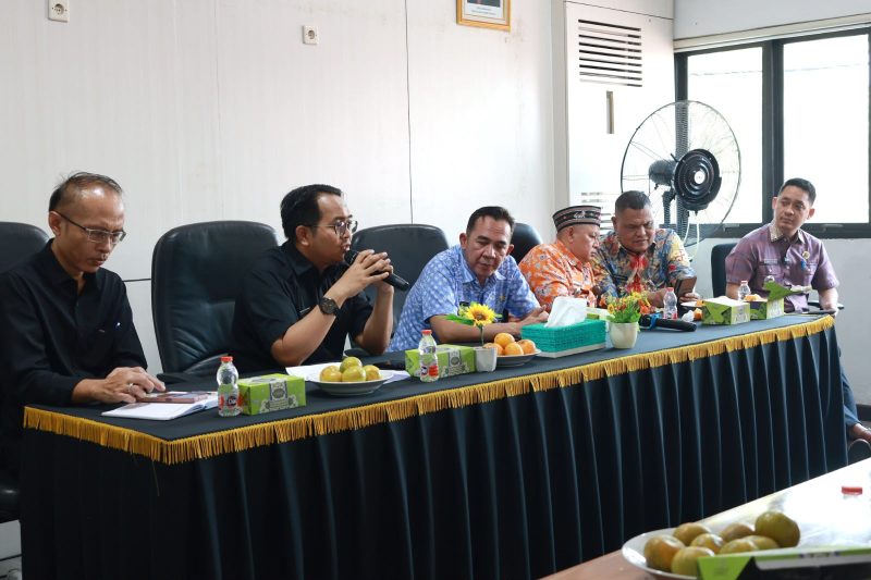 DPMD Provinsi Jawa Barat menggelar sosialisasi Pemilihan Kepala Desa (Pilkades) Digital dan pemutakhiran data penduduk di Aula Kantor Kecamatan Sukatani, Kabupaten Bekasi, Kamis (11/6/2026). Kegiatan ini menjadi langkah awal persiapan penerapan Pilkades Digital di 154 desa di Kabupaten Bekasi.