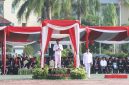 Plt Bupati Bekasi dr. Asep Surya Atmaja memimpin Upacara Hari Lahir Pancasila 2026 di Plaza Pemkab Bekasi, Senin (1/6/2026), sekaligus mengajak masyarakat memperkuat persatuan dan melawan intoleransi di tengah tantangan global.