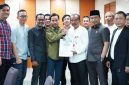 Ketua Bapemperda DPRD Kabupaten Bekasi, Ombi Hari Wibowo, mengatakan keputusan tersebut merupakan hasil dari serangkaian rapat kerja yang dilakukan untuk menelaah berbagai usulan Program Pembentukan Peraturan Daerah (Propemperda) tahun 2026.