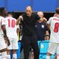 Pelatih Timnas Inggris Thomas Tuchel memberikan instruksi kepada para pemainnya jelang laga semifinal Piala Dunia 2026 melawan Argentina. Tuchel menegaskan The Three Lions siap menghadapi tekanan dan rivalitas klasik demi merebut tiket ke final.