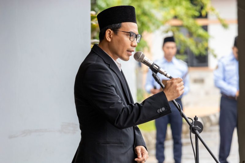 AEZ, mantan Direktur Usaha Perumda Tirta Bhagasasi, kini menjadi tersangka dalam kasus dugaan korupsi pemasangan sambungan air yang merugikan keuangan negara sekitar Rp4,5 miliar.