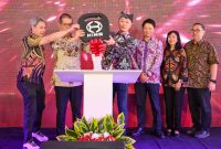 PT Hino Motors Sales Indonesia (HMSI) bersama PT Indomobil Prima Niaga (IPN) meresmikan dealer 3S Hino Banyuwangi di Jalan Raya Jember KM 7, Banyuwangi, Jawa Timur, untuk memperkuat layanan penjualan, servis, dan suku cadang bagi pelanggan kendaraan niaga.