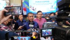 Direktur Utama BPJS Kesehatan memberikan keterangan kepada awak media usai Public Expose Laporan Pengelolaan Program dan Laporan Keuangan BPJS Kesehatan Tahun 2025 di Jakarta, Kamis (2/7/2026). Dalam kesempatan itu, BPJS Kesehatan mengungkapkan jumlah peserta Program JKN telah mencapai 282,7 juta jiwa hingga akhir 2025.