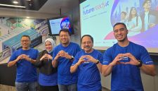 Jajaran manajemen PT XLSMART Telecom Sejahtera Tbk berfoto bersama usai peluncuran program Female Future Leader (FFL) 2026 di Jakarta, Sabtu (4/7/2026). Melalui program ini, XLSMART menargetkan lebih dari 200 ribu pendaftar dari seluruh Indonesia untuk mencetak pemimpin perempuan yang siap menghadapi era digital.