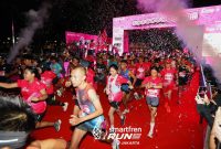 Ribuan pelari memulai lomba pada ajang SMARTFREN RUN 2026 di Plaza Parkir Timur Gelora Bung Karno (GBK), Jakarta, Minggu (5/7/2026). Sebanyak 7.500 peserta ambil bagian dalam event lari tahunan yang digelar XLSMART sebagai upaya mempererat kedekatan dengan pelanggan sekaligus mengampanyekan gaya hidup sehat dan kepedulian terhadap lingkungan