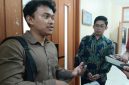 Rasyid, perwakilan tim konsultan penyusun Rancangan Peraturan Daerah (Raperda) Penyelenggaraan Kepariwisataan Kabupaten Bekasi, memberikan keterangan kepada wartawan usai mengikuti rapat Pansus 14 DPRD Kabupaten Bekasi, Senin (6/7/2026).