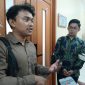 Rasyid, perwakilan tim konsultan penyusun Rancangan Peraturan Daerah (Raperda) Penyelenggaraan Kepariwisataan Kabupaten Bekasi, memberikan keterangan kepada wartawan usai mengikuti rapat Pansus 14 DPRD Kabupaten Bekasi, Senin (6/7/2026).