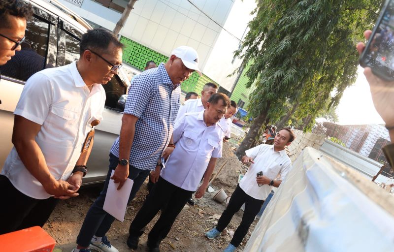 Wakil Wali Kota Bekasi Abdul Harris Bobihoe meninjau kesiapan venue Porprov XV Jawa Barat bersama jajaran Pemprov Jabar dan KONI Jabar di Kota Bekasi, Rabu (8/7/2026).