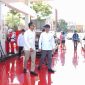 Direktur Utama Jasa Marga Rivan A. Purwantono meninjau kesiapan layanan Biosolar B50 di SPBU Rest Area KM 57A Tol Jakarta–Cikampek sebagai dukungan terhadap program transisi energi nasional, Kamis (9/7/2026).