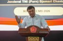 Menteri Koordinator Bidang Politik dan Keamanan (Menko Polkam) Jenderal TNI (Purn.) Djamari Chaniago menyampaikan keterangan terkait komitmen pemerintah menjaga profesionalisme, transparansi, dan koordinasi dalam proses penegakan hukum di Indonesia.