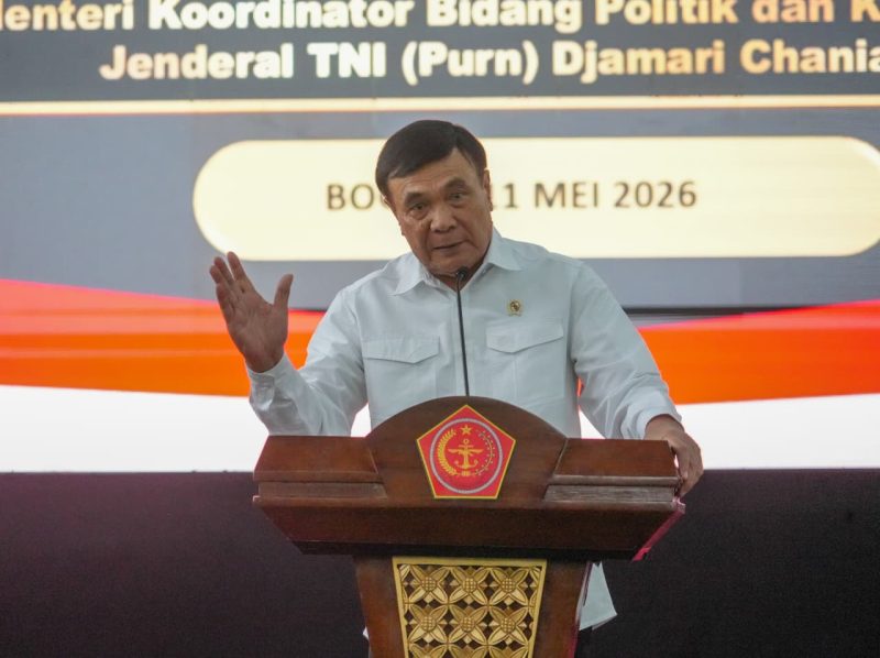 Menteri Koordinator Bidang Politik dan Keamanan (Menko Polkam) Jenderal TNI (Purn.) Djamari Chaniago menyampaikan keterangan terkait komitmen pemerintah menjaga profesionalisme, transparansi, dan koordinasi dalam proses penegakan hukum di Indonesia.