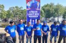 Pengurus DPC Partai Demokrat Kabupaten Bekasi bersama relawan Gerakan Langit Biru Indonesia Asri memberikan keterangan kepada awak media usai kegiatan penanaman ribuan bibit mangrove dan aksi bersih-bersih pantai di kawasan Muara Gembong, Kabupaten Bekasi, dalam rangka memperingati HUT ke-25 Partai Demokrat, Jumat (10/7/2026). Kegiatan tersebut berhasil mengangkut sekitar 200 kilogram sampah sebagai bentuk komitmen menjaga kelestarian lingkungan / Foto Istimewa.