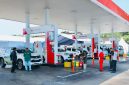 Suasana SPBU di Rest Area KM 57A Ruas Tol Jakarta–Cikampek saat pelaksanaan peresmian implementasi Biosolar B50. PT Jasamarga Transjawa Tol (JTT) memastikan pengamanan, pengaturan lalu lintas, dan pelayanan kepada pengguna jalan tetap berjalan optimal selama kegiatan berlangsung.
