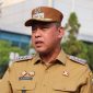 Wali Kota Bekasi Tri Adhianto memberikan keterangan kepada awak media terkait kebijakan Pemerintah Kota Bekasi yang menginstruksikan ASN mendampingi anak pada hari pertama masuk sekolah Tahun Ajaran 2026/2027, sekaligus memastikan pelayanan publik tetap berjalan normal.
