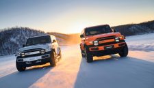 iCAR V23 tampil dengan desain boxy bergaya klasik yang dipadukan teknologi kendaraan listrik modern. SUV listrik ini menawarkan karakter kuat, kabin lapang, serta efisiensi energi untuk mendukung mobilitas harian maupun petualangan.