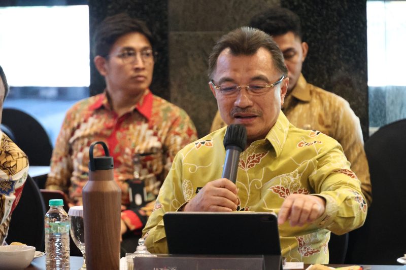 Wakil Wali Kota Bekasi Abdul Harris Bobihoe mengikuti Forum Diskusi Aktual yang diselenggarakan Badan Strategi Kebijakan Dalam Negeri (BSKDN) Kemendagri di Jakarta, Kamis (16/7/2026). Dalam forum tersebut, Harris menegaskan pentingnya sinergi pemerintah pusat dan daerah untuk memperkuat Program Cek Kesehatan Gratis dan meningkatkan pelayanan kesehatan bagi masyarakat.