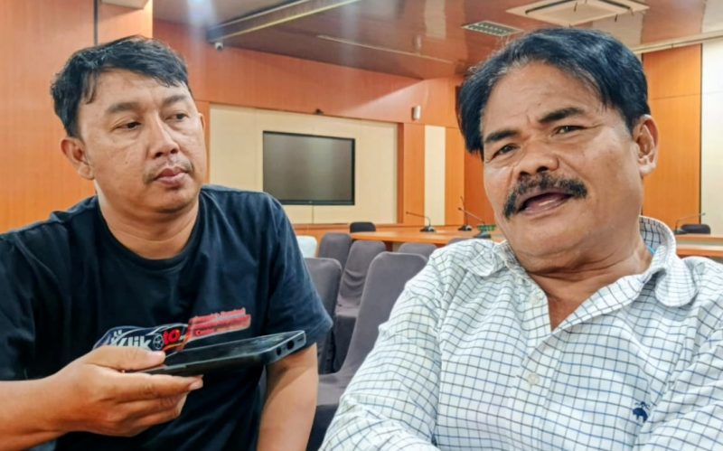 Kepala Desa Burangkeng Nemin Bin H. Sain.