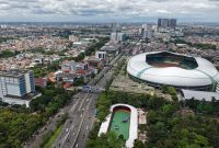 Foto udara kawasan Stadion Patriot Candrabhaga, Kota Bekasi, yang diproyeksikan menjadi pusat Sport City dan sport tourism. Pemerintah Kota Bekasi menargetkan stadion ini menjadi venue berbagai ajang olahraga, konser, dan event berskala nasional hingga internasional guna mendorong pertumbuhan ekonomi daerah.