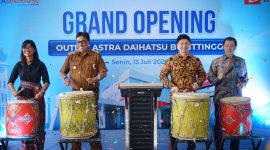 Peresmian outlet baru Astra Daihatsu Bukittinggi di Jalan By Pass, Kelurahan Aur Kuning, Kota Bukittinggi, Sumatera Barat, Senin (13/7/2026). Outlet ini dilengkapi layanan penjualan, servis, body repair, suku cadang, dan fasilitas test drive untuk meningkatkan pelayanan kepada pelanggan.