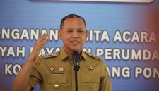 Wali Kota Bekasi Tri Adhianto menyampaikan komitmen Pemerintah Kota Bekasi dalam meningkatkan kualitas pendidikan dan memperluas akses beasiswa perguruan tinggi, seiring capaian Kota Bekasi sebagai daerah dengan rata-rata lama sekolah tertinggi di Jawa Barat berdasarkan data BPS 2025.