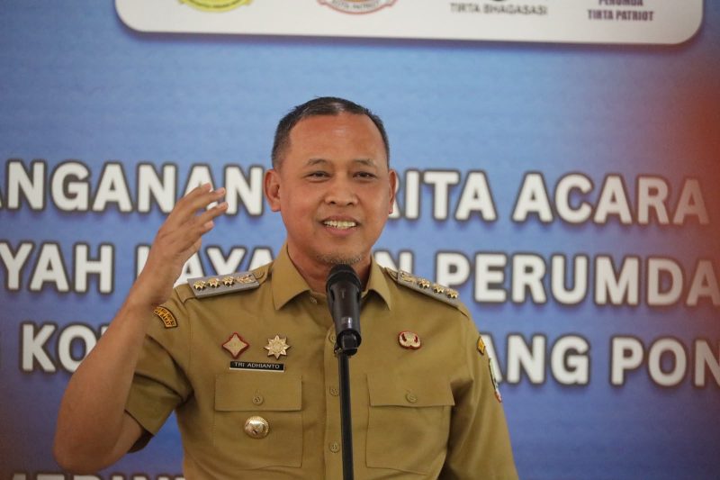 Wali Kota Bekasi Tri Adhianto menyampaikan komitmen Pemerintah Kota Bekasi dalam meningkatkan kualitas pendidikan dan memperluas akses beasiswa perguruan tinggi, seiring capaian Kota Bekasi sebagai daerah dengan rata-rata lama sekolah tertinggi di Jawa Barat berdasarkan data BPS 2025.