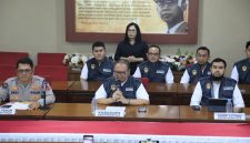 Kabagops Kortastipidkor Polri Kombes Pol. Ahmad Yusuf Afandi (tengah) didampingi Kasubdit IV Dittindak Kortastipidkor Polri Kombes Pol. Danny Yulianto (kanan) memberikan keterangan pers terkait penetapan tersangka kasus dugaan korupsi pembiayaan invoice financing PT Perusahaan Pengelola Aset (PT PPA) kepada PT Bintang Abadi Sempurna (PT BAS) di Gedung Awaloedin Djamin, Jakarta, Senin (20/7/2026).