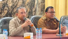 Wakil Ketua DPRD Kabupaten Bekasi Budi Muhammad Mustafa menyampaikan paparan dalam kegiatan sosialisasi pembahasan Rancangan Peraturan Daerah (Raperda) tentang Desa yang digelar Pansus XV DPRD Kabupaten Bekasi di Aula Kecamatan Cibitung, Senin (20/7/2026).