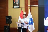 Wakil Wali Kota Bekasi Abdul Harris Bobihoe memberikan sambutan saat membuka Pelatihan Kewirausahaan Strategi Efektif dan Efisien Pengurusan Izin BPOM bagi pelaku UMKM di Balai Perluasan Kesempatan Kerja (BPKK) Kota Bekasi. Kegiatan ini merupakan upaya Pemkot Bekasi memperkuat daya saing UMKM melalui peningkatan legalitas dan kualitas produk.