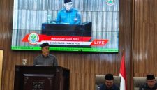 Anggota DPRD Kota Bekasi dari Fraksi PKS, Mohammad Kamil, membacakan Pandangan Akhir Fraksi PKS terhadap Laporan Hasil Pemeriksaan (LHP) BPK RI dan Laporan Pertanggungjawaban Pelaksanaan APBD (LP2APBD) Tahun Anggaran 2025 dalam Rapat Paripurna DPRD Kota Bekasi, Kamis (23/7/2026).