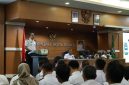 Wali Kota Bekasi Tri Adhianto memberikan arahan kepada ASN saat sosialisasi Sistem Informasi BEETRI di BKPSDM Kota Bekasi sebagai upaya memperkuat budaya disiplin dan integritas aparatur.