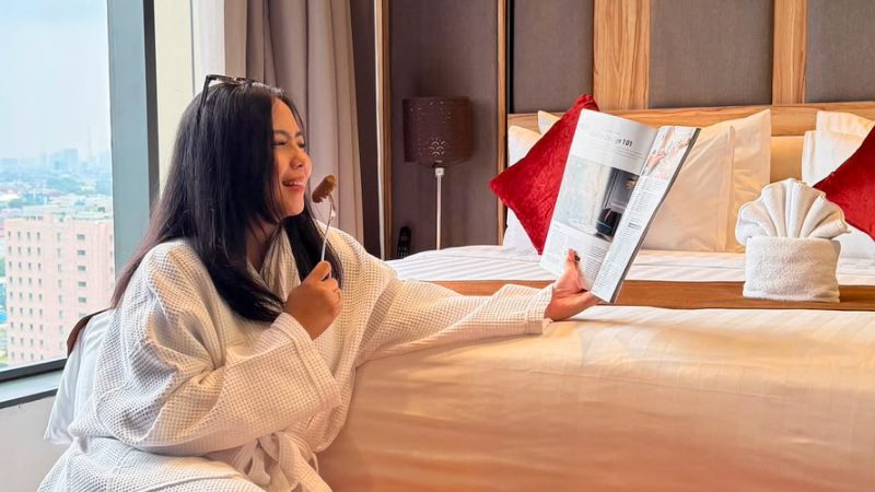 Tamu menikmati pengalaman menginap di Vasaka Hotel Jakarta yang menghadirkan promo spesial 
