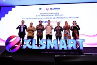 Menteri Ketenagakerjaan RI Prof. Yassierli bersama jajaran XLSMART dan mitra strategis usai penandatanganan MoU peluncuran Future Ready, program pengembangan talenta digital yang menghubungkan pelatihan, sertifikasi, hingga peluang kerja di XLSMART Tower, Jakarta Selatan, Kamis (2/7/2026).