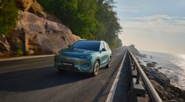 Geely EX5 menawarkan efisiensi energi untuk mobilitas harian dengan biaya kepemilikan yang diklaim lebih terjangkau, didukung konsumsi listrik yang hemat serta biaya perawatan berkala yang kompetitif.