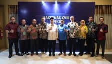 Wakil Wali Kota Bekasi Abdul Harris Bobihoe berfoto bersama para kepala daerah dan delegasi usai menghadiri pembukaan Rapat Kerja Nasional (Rakernas) XVIII APEKSI 2026 di Medan, Sumatera Utara. Forum tersebut menjadi wadah penguatan kolaborasi antarpemerintah kota untuk mewujudkan pembangunan yang tangguh, inovatif, dan berkelanjutan.