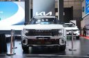 Kia Seltos Concept tampil di ajang pameran otomotif dengan mengusung desain SUV modern yang lebih tegas, dipadukan teknologi dan fitur premium sebagai gambaran arah pengembangan SUV Kia untuk pasar global.