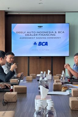 Geely Gandeng BCA, Siapkan Pembiayaan Diler dan Target 80 Jaringan Resmi di Indonesia