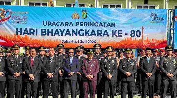 Upacara Hari Bhayangkara ke-80 di Lapangan Promoter Polres Metro Bekasi, Cikarang Utara, Rabu (1/7/2026). Foto : Ike Sopiah/Diskominfosantik.

