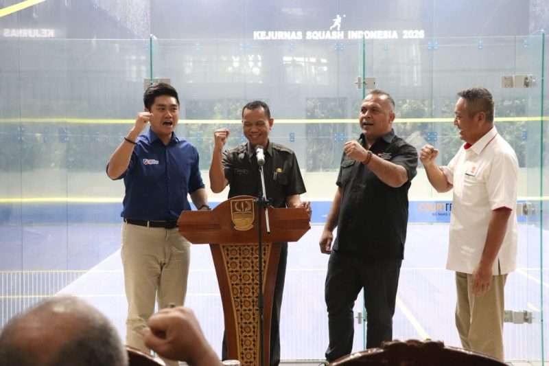 Pembukaan Kejurnas Squash Indonesia 2026 di Gedung Squash Wibawa Mukti, Kabupaten Bekasi, Selasa (7/7/2026). Kejuaraan yang diikuti 162 atlet dari delapan provinsi ini menjadi ajang pembinaan dan seleksi atlet menuju berbagai kejuaraan nasional maupun internasional.
