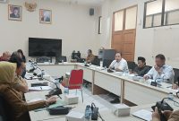 Keterangan Foto: Komisi I DPRD Kabupaten Bekasi menggelar Rapat Dengar Pendapat (RDP) bersama Dewan Pengawas Perumda Tirta Bhagasasi di Ruang Komisi I DPRD Kabupaten Bekasi, Senin (3/8/2026), untuk membahas berbagai persoalan yang tengah menjadi sorotan di perusahaan daerah tersebut.